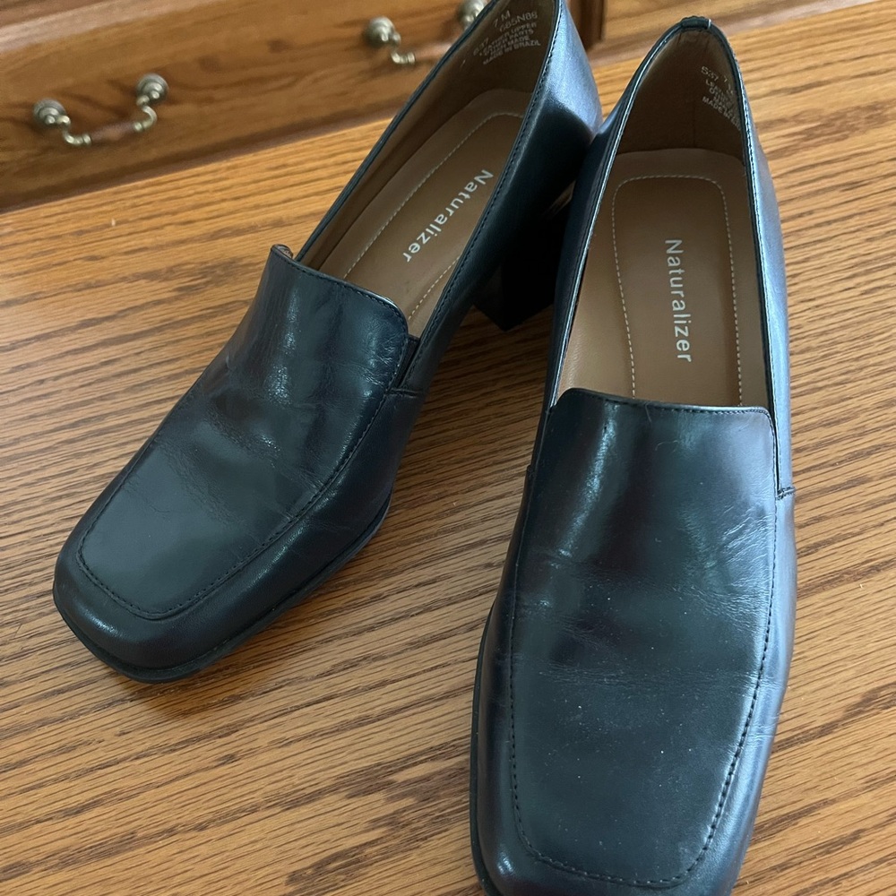 New Naturalizer Casual leather heeled shoes never worn